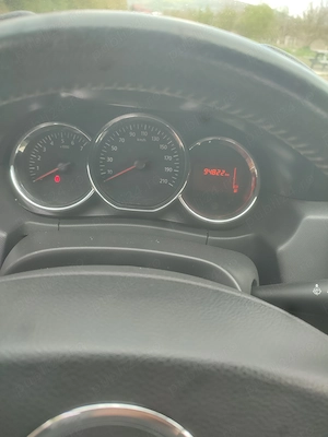 Vând Dacia Duster 4x4 diesel euro 6  - imagine 3