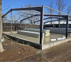 vand hală metalica la prețul corecte