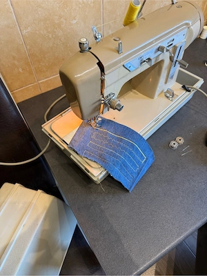 Masina de cusut Privileg model metalic Germania - imagine 5