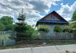 Casă și livadă pe rod 220mp cu acces la două străzi