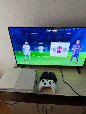 oferta consola jocuri  Xbox one S model 1 tb 1000 gb  FIFA 2024 joc complet 4 controlere - imagine 2