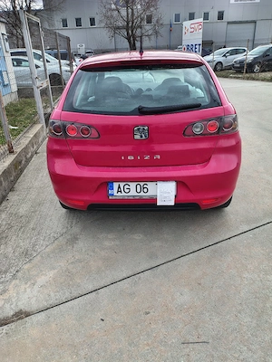 Proprietar de 5 ani Vând Seat Ibiza an 2009  - imagine 4