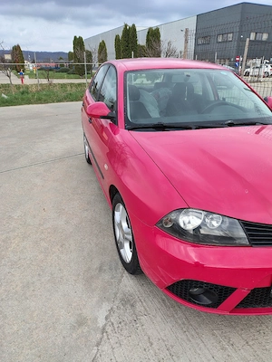 Proprietar de 5 ani Vând Seat Ibiza an 2009  - imagine 3