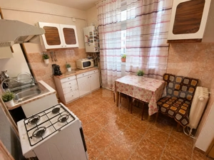 Apartament 4 camere, decomandat, etaj intermediar, Baciu - imagine 4
