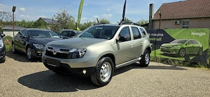 Dacia Duster 4x4 an 2011 motor 1500 cm3 diesel 198000 km carte service 
