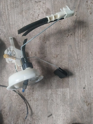 Vand pompa benzina bmw e46 benzina 1.8 - imagine 2