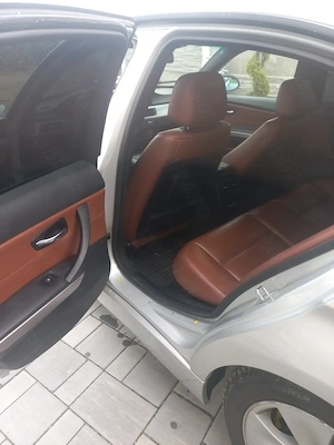 BMW 320D,163 cai,navi mare - imagine 6