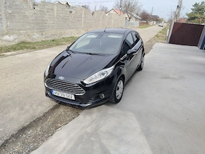 Vând Ford Fiesta