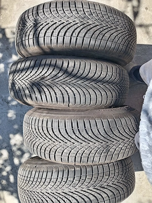 Caucicuri de vânzare M+S 195/65 R15
