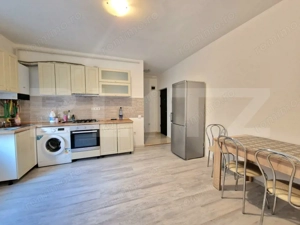 Apartament cu 2 camere, etajul 1, parcare, balcon, zona ultracentrală 