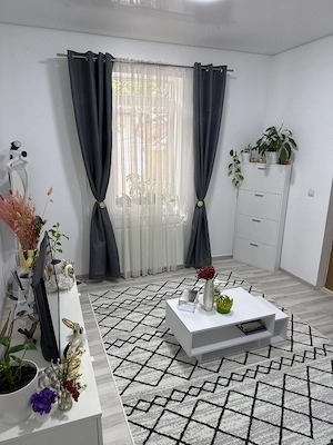 Apartament la casă, curte comună, renovat modern - zonă Complex, Timișoara
