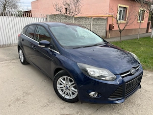 FORD Focus economic,ideal pentru oraș și drum lung - imagine 3