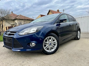 FORD Focus economic,ideal pentru oraș și drum lung