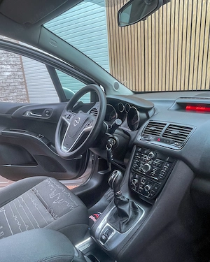 OPEL MERIVA 1,4 Benzina 120 Cp Euro 5 . Rate fixe , Garantie 12 luni . Buy-Back . Nr de probe .  - imagine 8