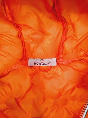 Geacă gluga portocaliu intens MONCLER unisex puf natural mărime 110cm (4-5 ani)