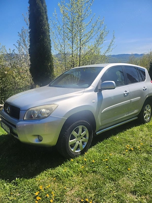 Toyota RAV4 - imagine 10