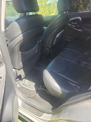 Toyota RAV4 - imagine 8