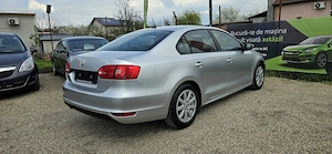 Vw Jetta an 2012 motor 1600 cm3 diesel 105 c,p euro 5 Navi clima Garantie  - imagine 4