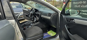 Vw Jetta an 2012 motor 1600 cm3 diesel 105 c,p euro 5 Navi clima Garantie  - imagine 8