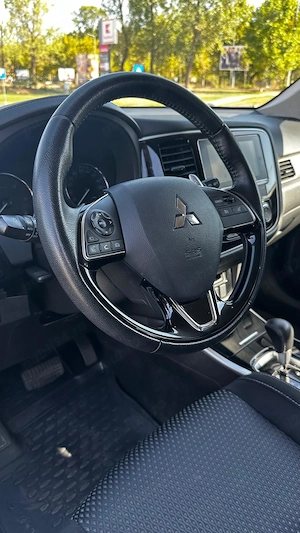 Mitsubishi Outlander 2.2 Litre DI-D AWD Instyle Aut. - imagine 2