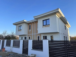 Duplex modern in Mosnita. La cheie. Aproape de Carrefour. Asfalt.