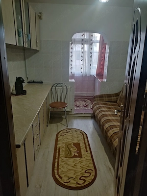 Vand Ap cu doua camere situat la parterul blocului C4 Micro 39C Galați  - imagine 3