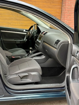 Vw Golf V 1.6 MPI 145.000 km Proprietar - imagine 7
