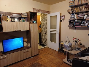 Dacia de vanzare apartament cu 2 camere la parter