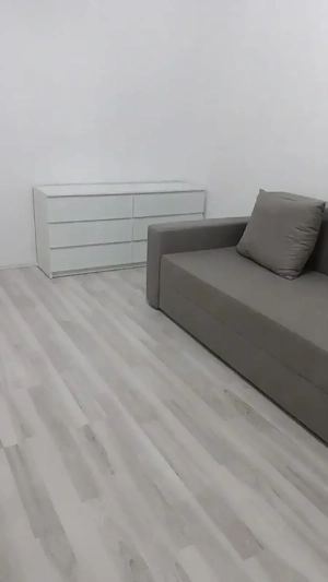 Proprietar închiriez garsonieră 