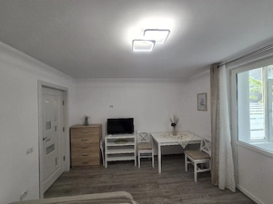 Garsionera cu balcon! Renovată în totalitate! 
