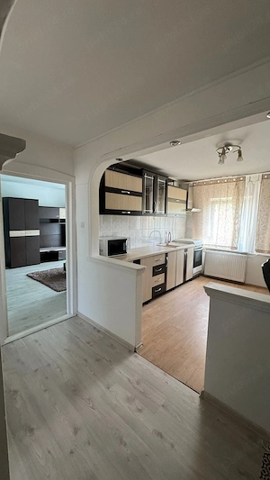 Apartament 3 camere, izolat termic exterior, 2 balcoane, mobilat - imagine 3
