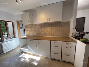 Apartament Deosebit cu 4 Camere Decomandat Centrala Proprie 2 Bai Boxa Etaj 1 Zona Andrei Saguna