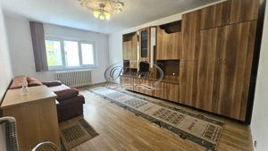 Apartament decomandat, la etajul 1