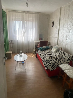 De vanzare Garsoniera etaj 3 Sagului