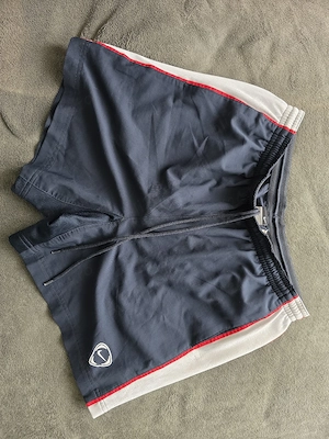 pantaloni scurti nike L