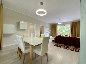 Apartament in vila pe 2 etaje, 174 mp utili, 5 camere, 2 bucatarii, 2 bai, terasa, parcare in curte. - imagine 2