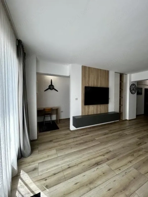 Penthouse Exclusiv cu Terasă Panoramică și Vedere la Lac  - imagine 3