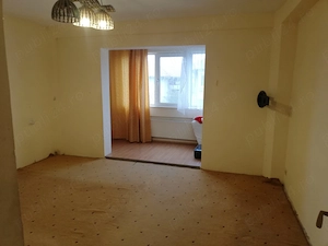 Vand apartament 3 camere cu spatiu generos - imagine 5