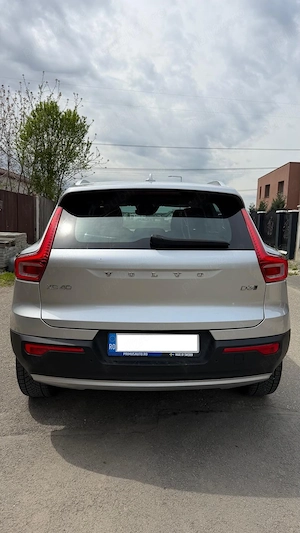 Volvo xc 40 awd momentum d3 at8 - imagine 9