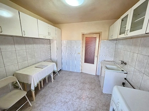 Vand apartament cu 2 camere decomandat in Calea Lipovei 78.000 euro - imagine 12