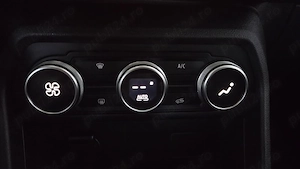 DACIA Sandero Stepway TCe 90 MT6 Comfort - imagine 16