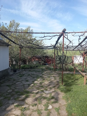 Casa plan parter de vanzare in Munteni de Jos la 4 km de mun Vaslui - imagine 10