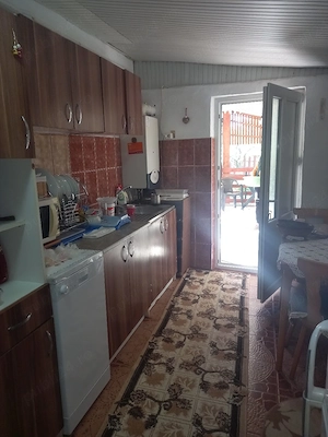 Casa plan parter de vanzare in Munteni de Jos la 4 km de mun Vaslui - imagine 5