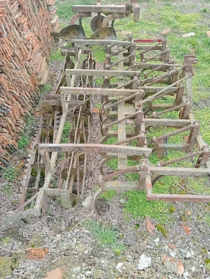 vând combinator agricol de U650 cu dublu tăvălug la Cenei Timiș Nr   sau schimb pe porci  - imagine 3