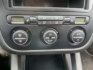 Vând vw golf 5 united 1.9 tdi - imagine 4