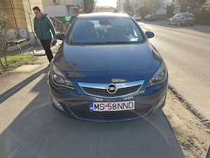 Autoturism Opel AstraJ