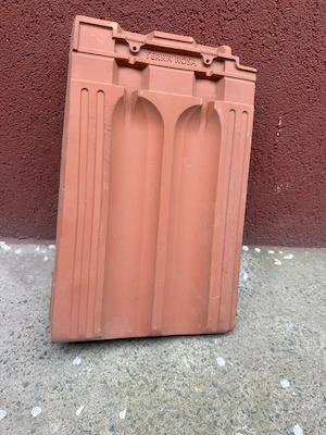 Țiglă Stare Foarte Bună 