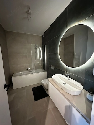 închiriez apartament in regim hotelier  - imagine 2