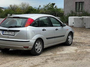 De vânzare Ford focus an 2002 1.6 benzină proprietar acte la zi climă proiectare geamuri electrice c - imagine 3