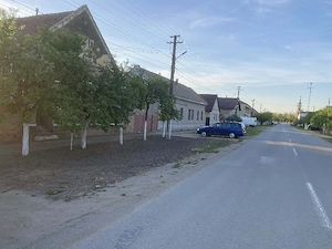 Casă de vânzare sat igris la șoseaua principala 